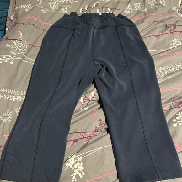 Lululemon Size 14 softstreme crops - Picture 1 of 3